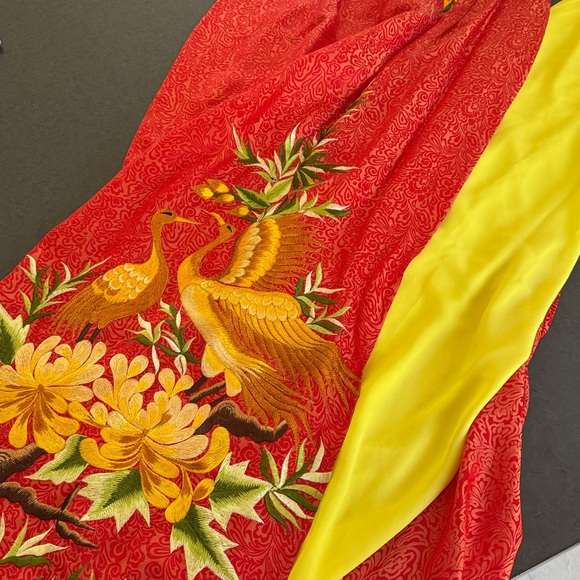 Vietnamese Ao Dai Set Embroidered Floral Details with Contrast Yellow Pants - Picture 8 of 8